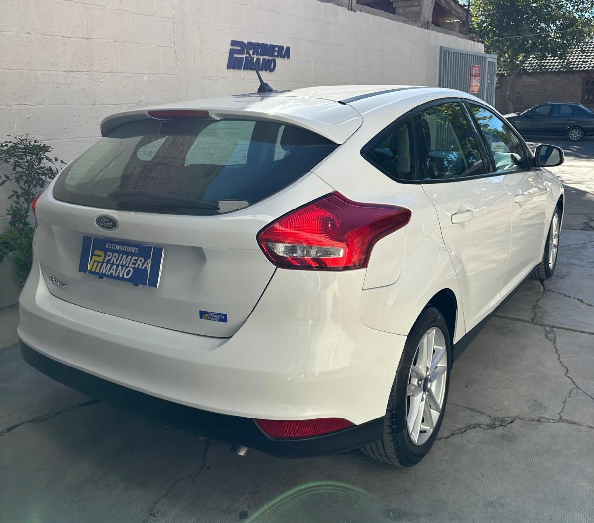 Foto de FORD FOCUS S 2018, color blanco, en San Juan