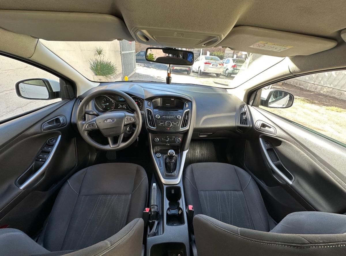 Foto de FORD FOCUS S 2018, color blanco, en San Juan