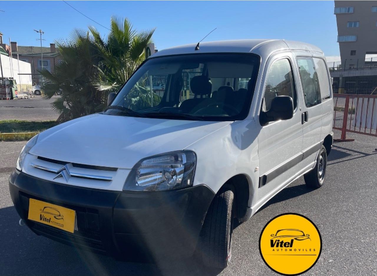 Foto de CITROEN BERLINGO Furgon mix berlingo hdi 2019, color sin color especificado, en San Juan