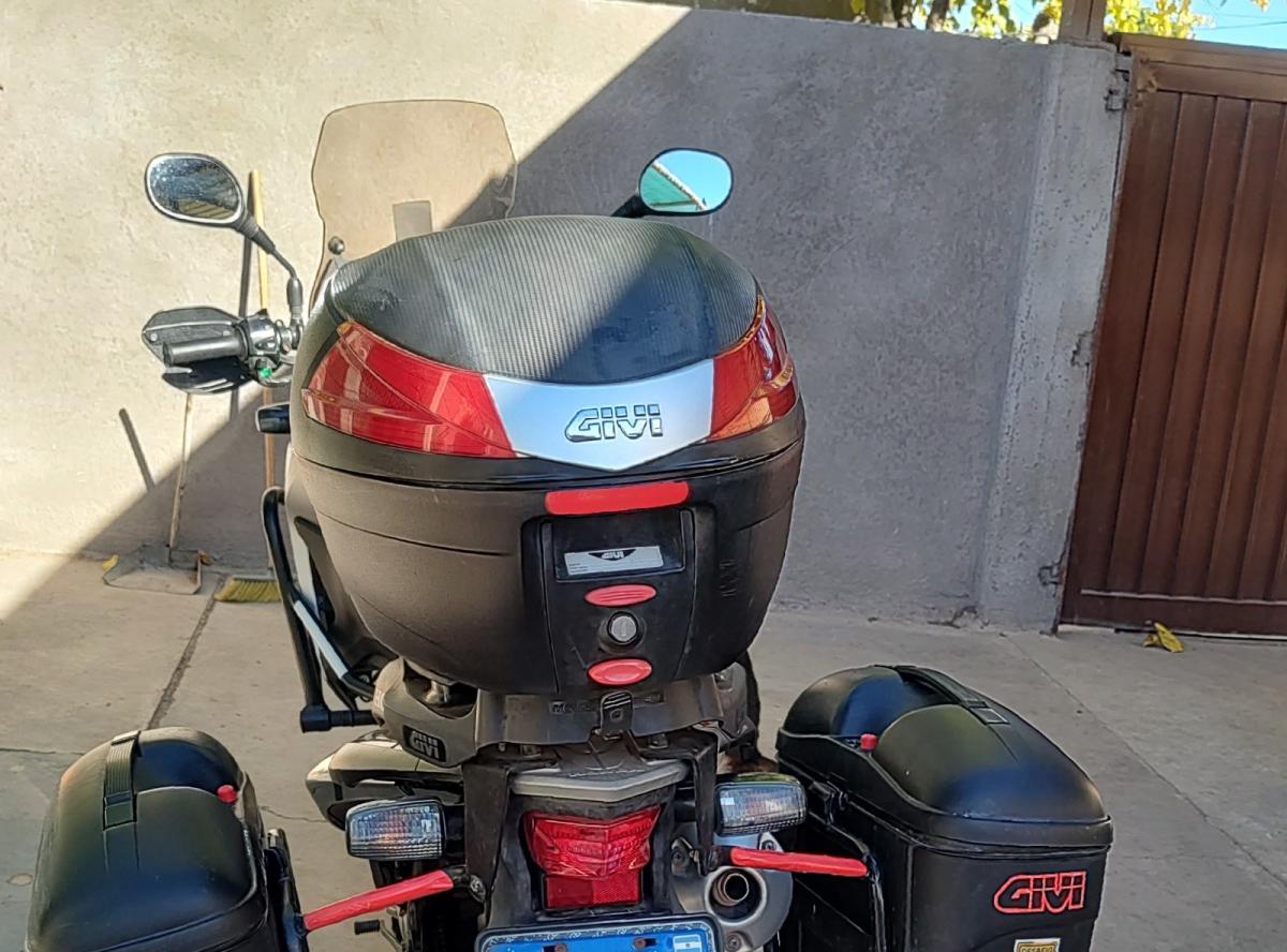 Foto de HONDA MOTOS TURISMO XRE 2019, color verde, en San Juan