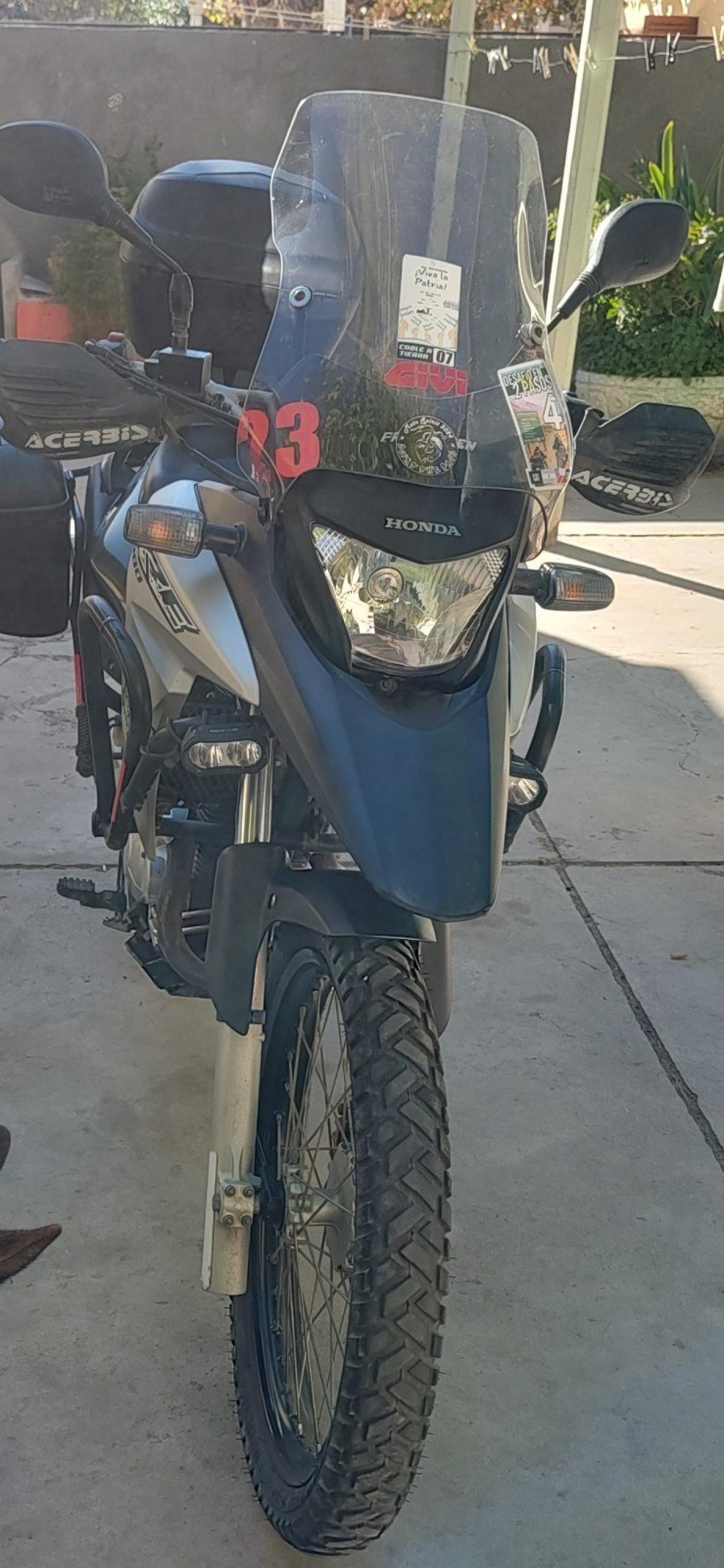 Foto de HONDA MOTOS TURISMO XRE 2019, color verde, en San Juan