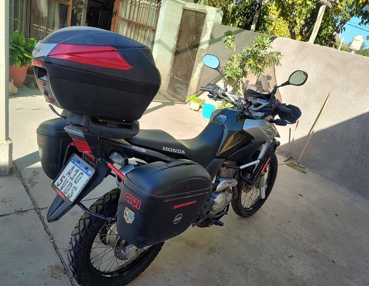 Foto de HONDA MOTOS TURISMO XRE 2019, color verde, en San Juan
