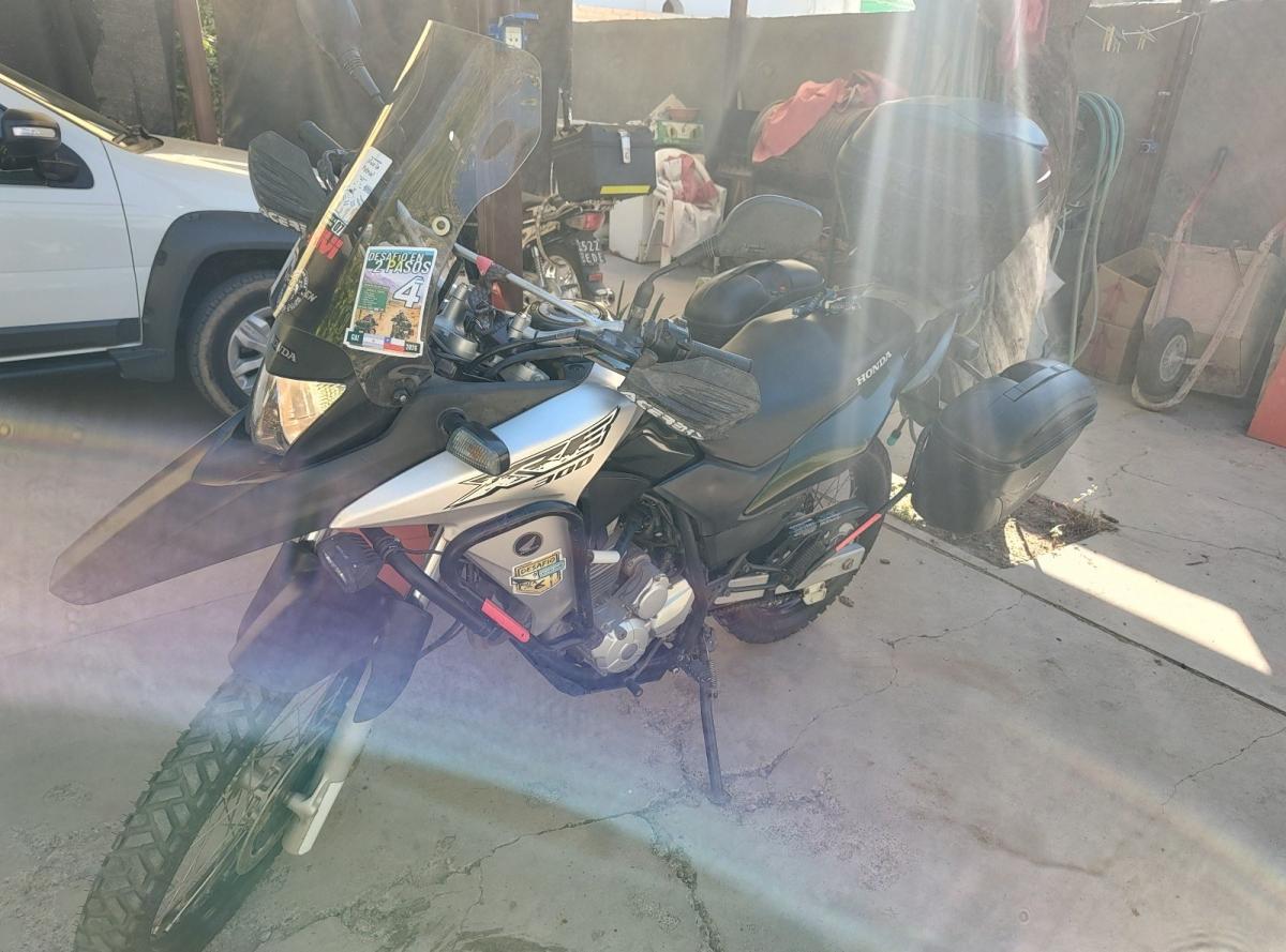 Foto de HONDA MOTOS TURISMO XRE 2019, color verde, en San Juan