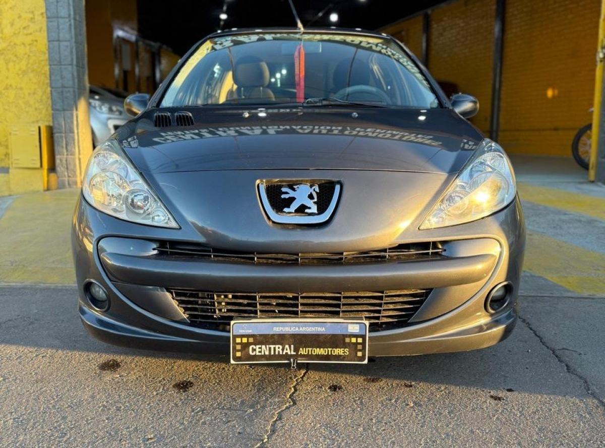 Foto de PEUGEOT 207 ALLURE 1.4 2012, color gris, en San Juan