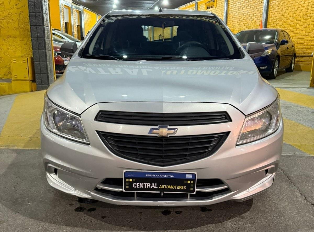 Foto de CHEVROLET ONIX LT 2014, color gris, en San Juan