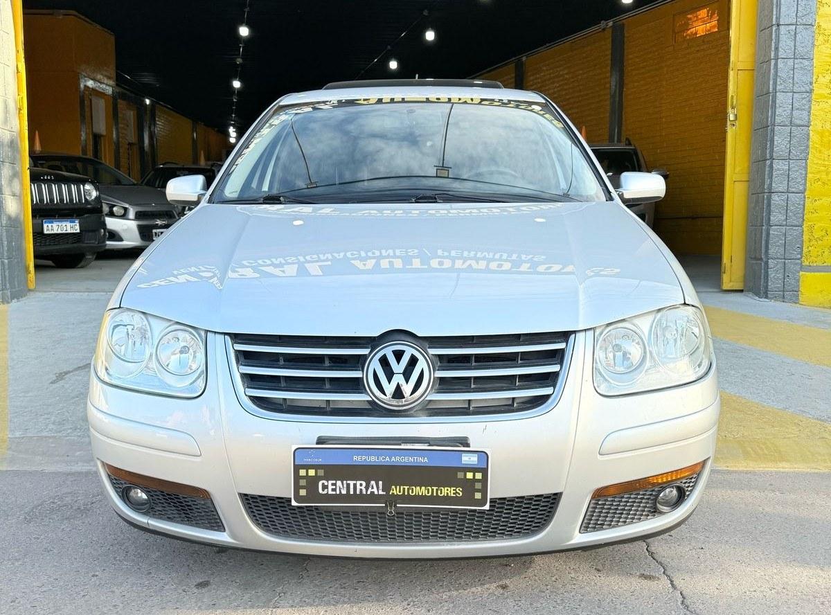Foto de VOLKSWAGEN BORA 1.9 tdi 2006, color plata, en San Juan