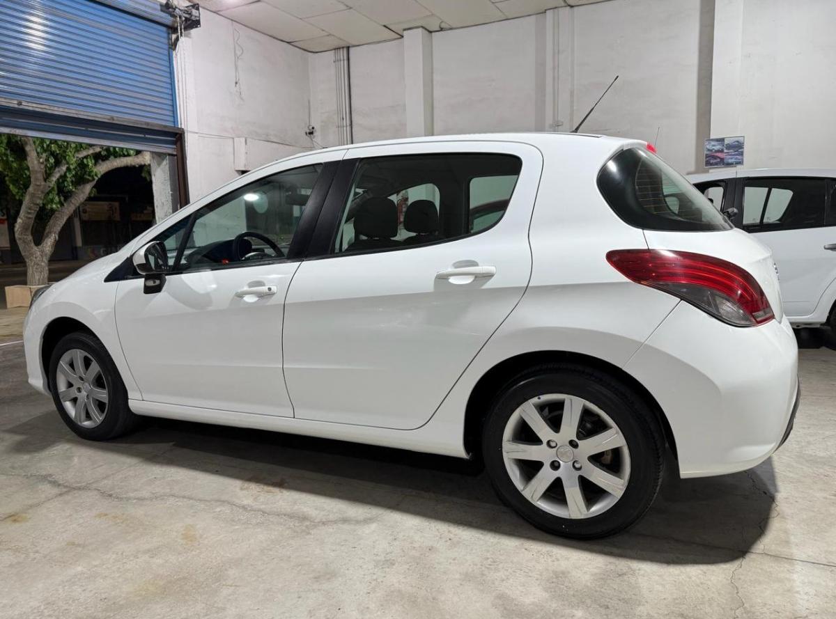 Foto de PEUGEOT 308 1.6 Active 2016, color blanco, en San Juan