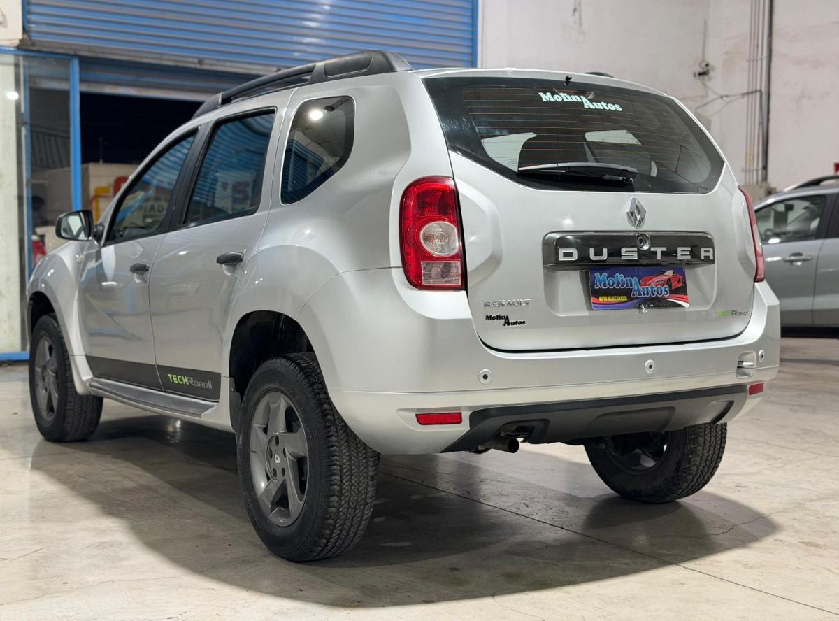 Foto de RENAULT DUSTER 1.6 Tech Road 2014, color plata, en San Juan