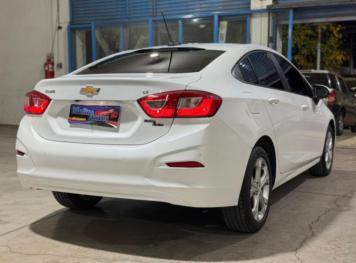 Foto de CHEVROLET CRUZE 1.4T-LT Automático 2023, color blanco, en San Juan