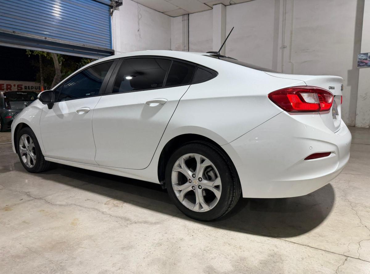 Foto de CHEVROLET CRUZE 1.4T-LT Automático 2023, color blanco, en San Juan