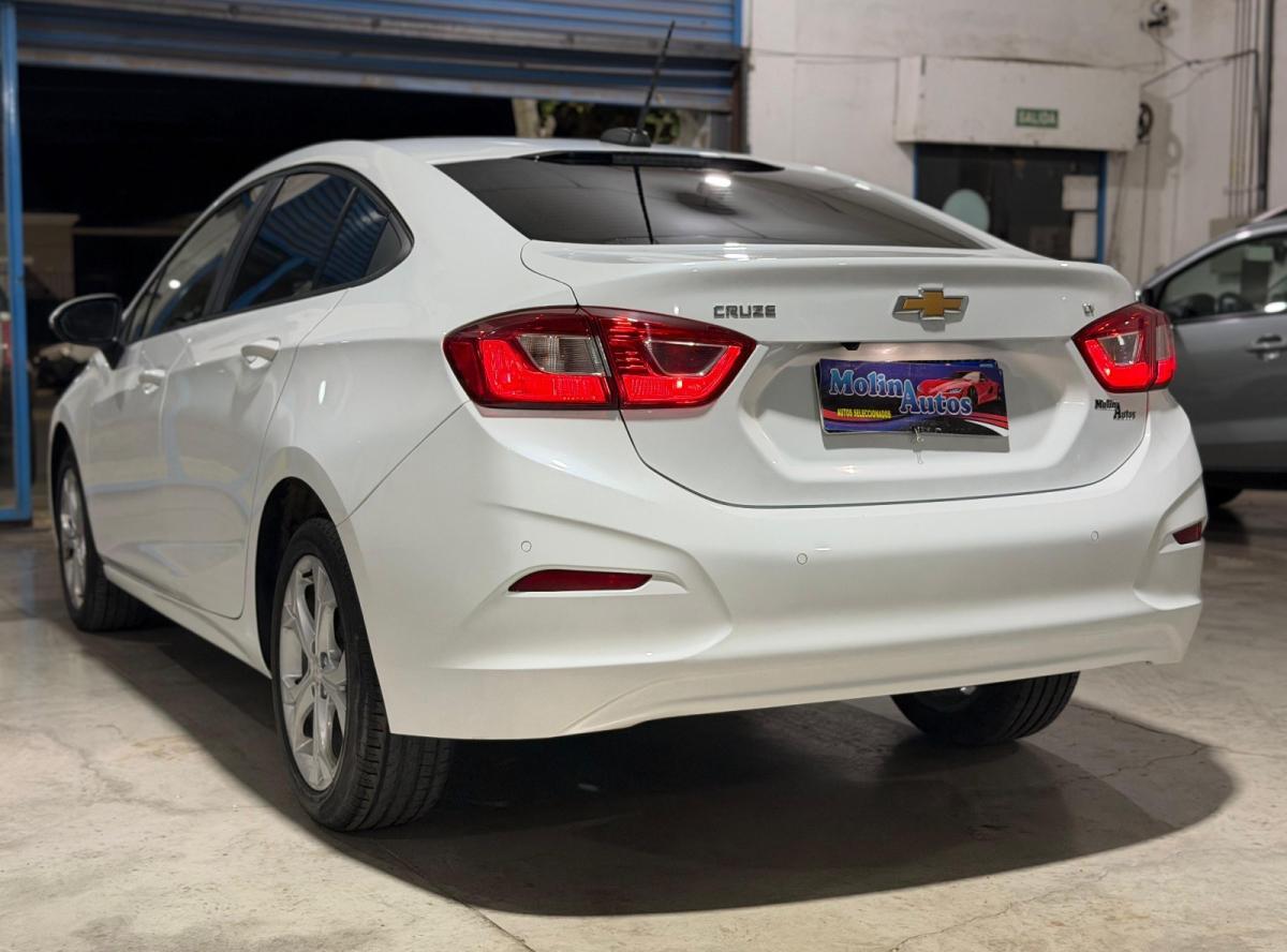 Foto de CHEVROLET CRUZE 1.4T-LT Automático 2023, color blanco, en San Juan
