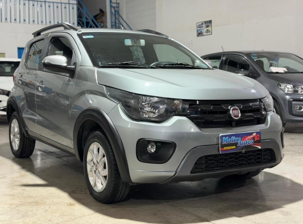 Foto de FIAT MOBI 1.0 Way 2016, color gris, en San Juan