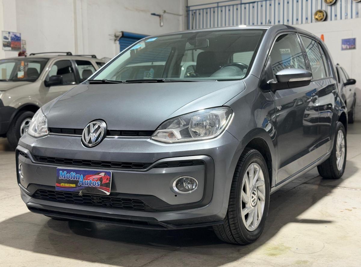Foto de VOLKSWAGEN UP 1.0 High 2018, color gris, en San Juan