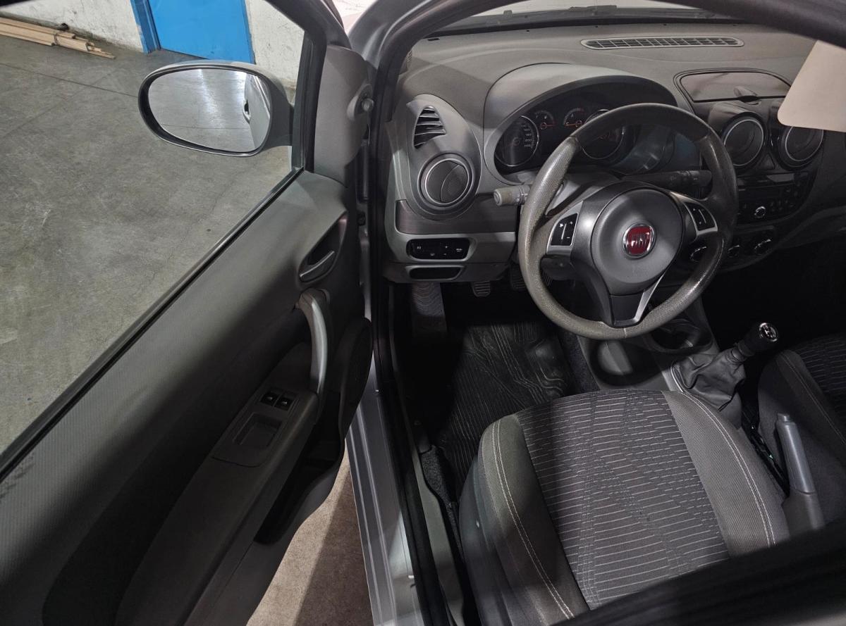 Foto de FIAT PALIO 1.4 Atracttive Top 2015, color plata, en San Juan