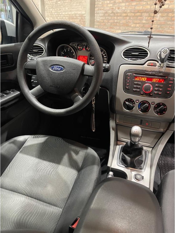 Foto de FORD FOCUS Trend 1.6 2013, color sin color especificado, en San Juan