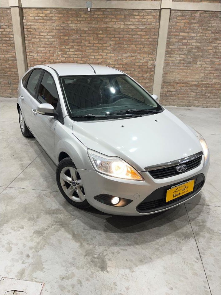Foto de FORD FOCUS Trend 1.6 2013, color sin color especificado, en San Juan