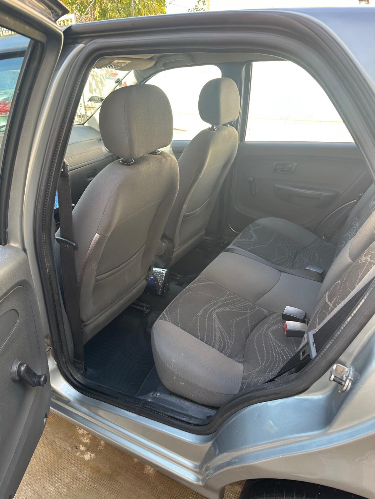 Foto de FIAT PALIO 1.4 fire 2015, color plata, en San Juan