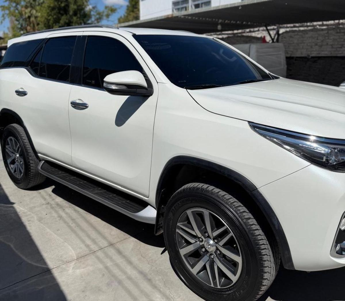 Foto de TOYOTA SW4 srx 2017, color blanco, en San Juan