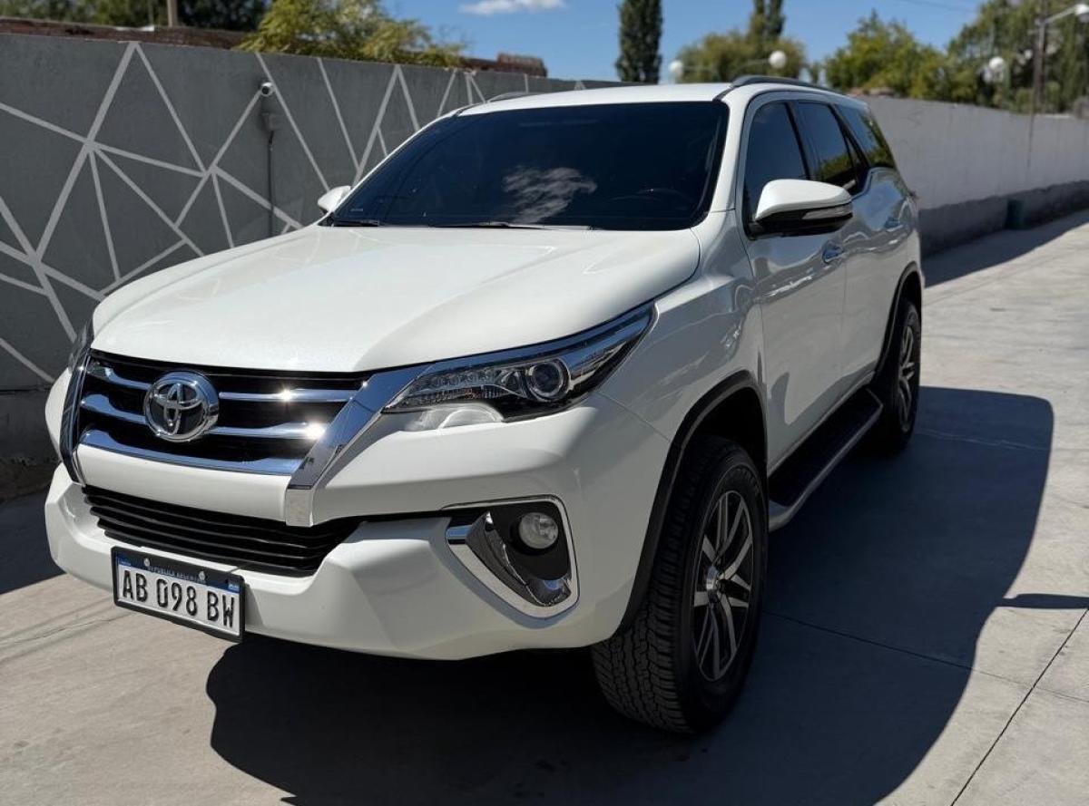 Foto de TOYOTA SW4 srx 2017, color blanco, en San Juan