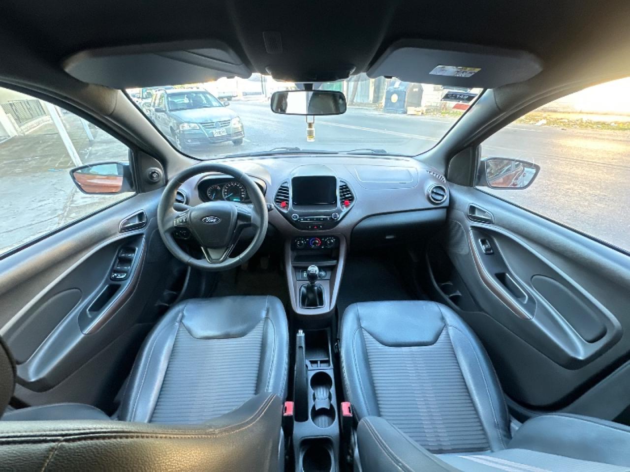 Foto de FORD KA Freestyle 1.5 2018, color naranja, en San Juan