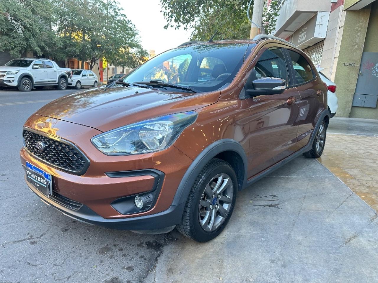 Foto de FORD KA Freestyle 1.5 2018, color naranja, en San Juan
