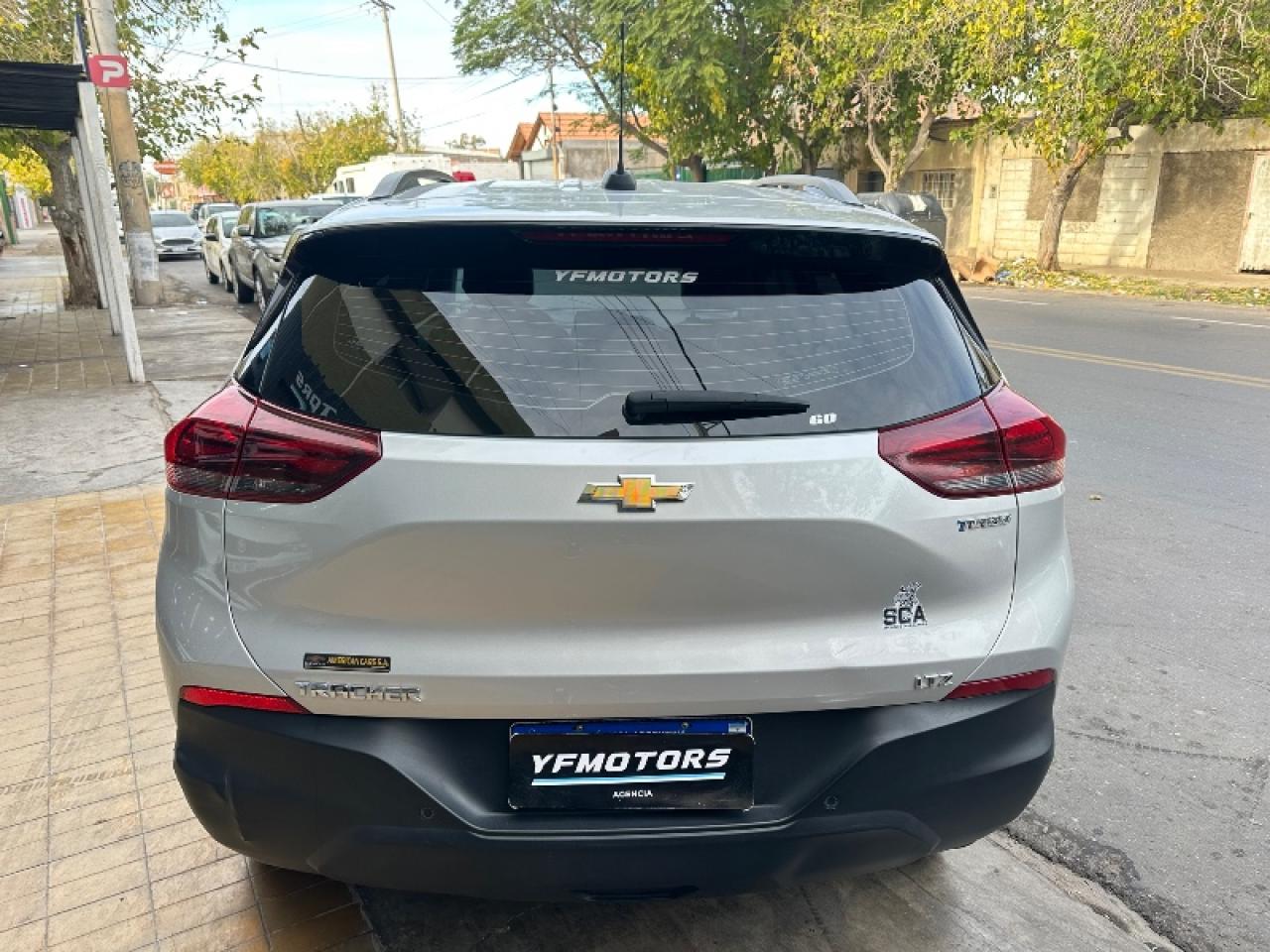 Foto de CHEVROLET TRACKER 1.2 Turbo LTZ 2023, color gris, en San Juan