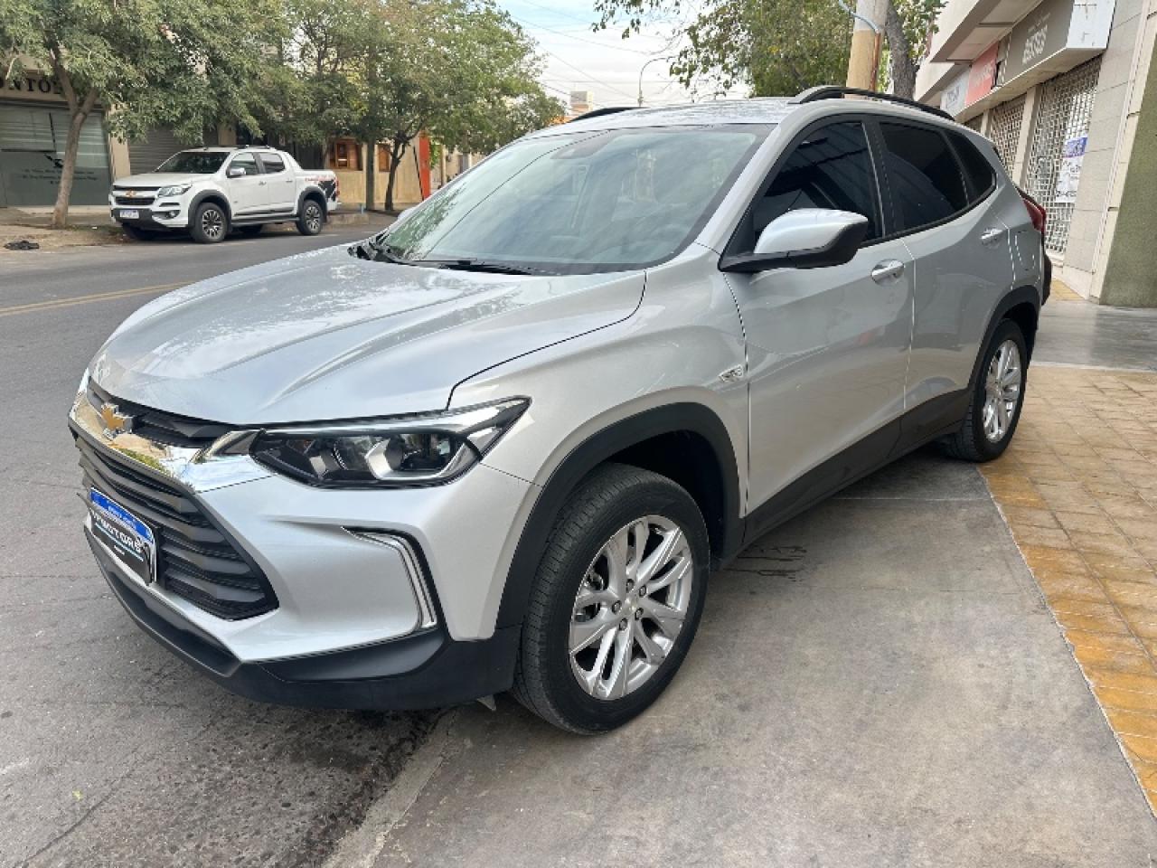 Foto de CHEVROLET TRACKER 1.2 Turbo LTZ 2023, color gris, en San Juan