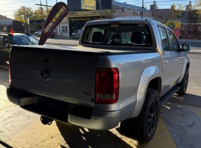 Miniatura de VOLKSWAGEN AMAROK DARK LABEL 4X2