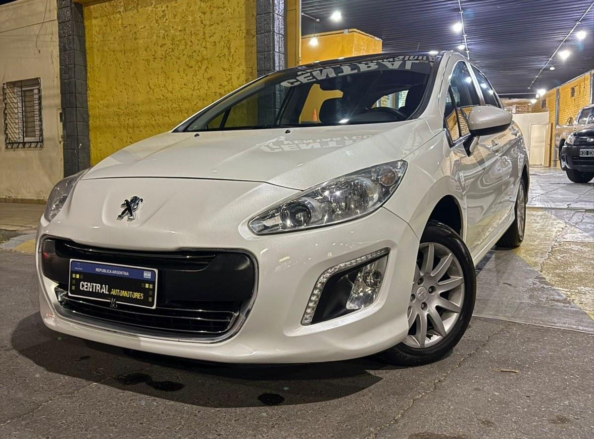 Foto de PEUGEOT 308 ALLURE 2015, color blanco, en San Juan