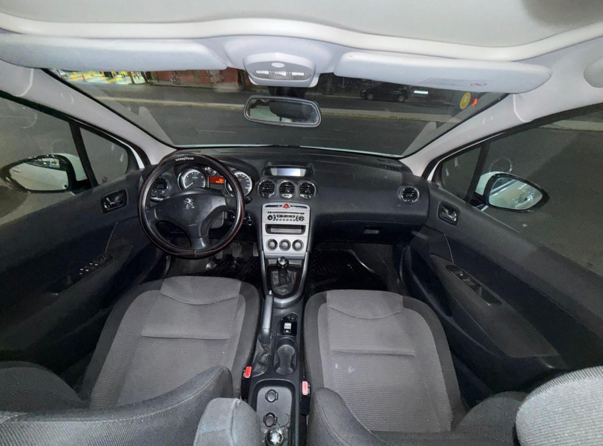 Foto de PEUGEOT 308 ALLURE 2015, color blanco, en San Juan