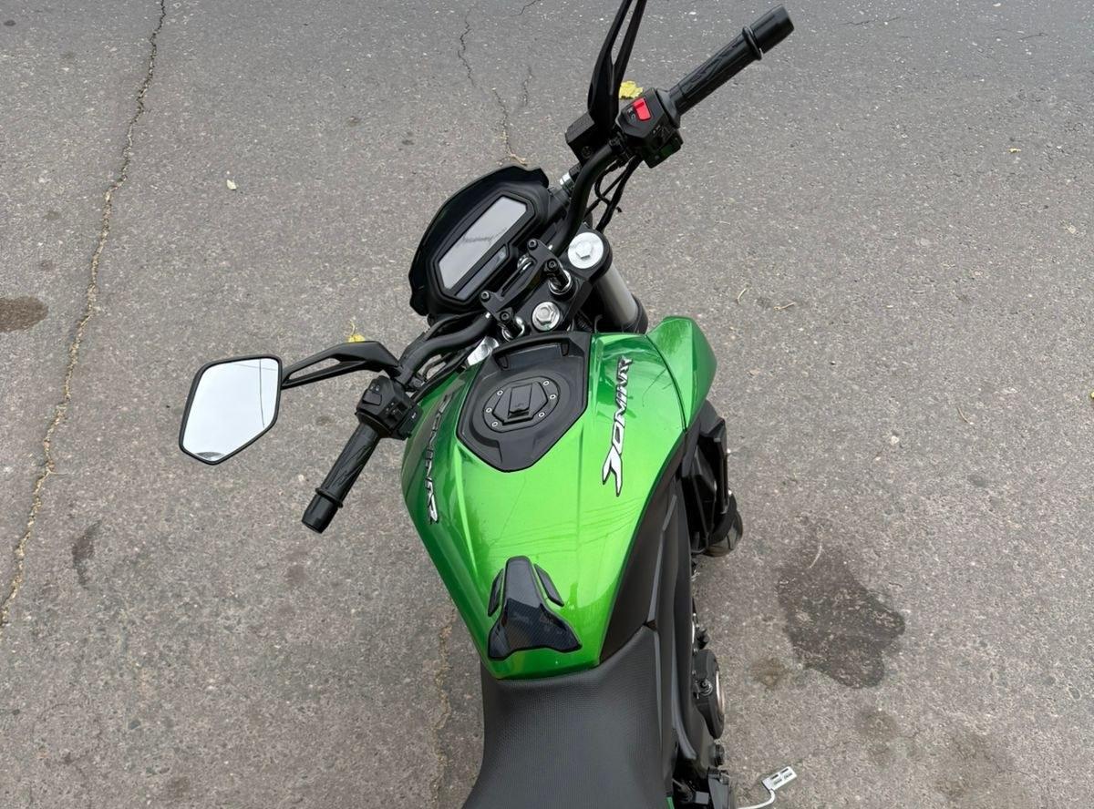 Foto de BAJAJ CALLE DOMINAR 2023, color verde, en San Juan