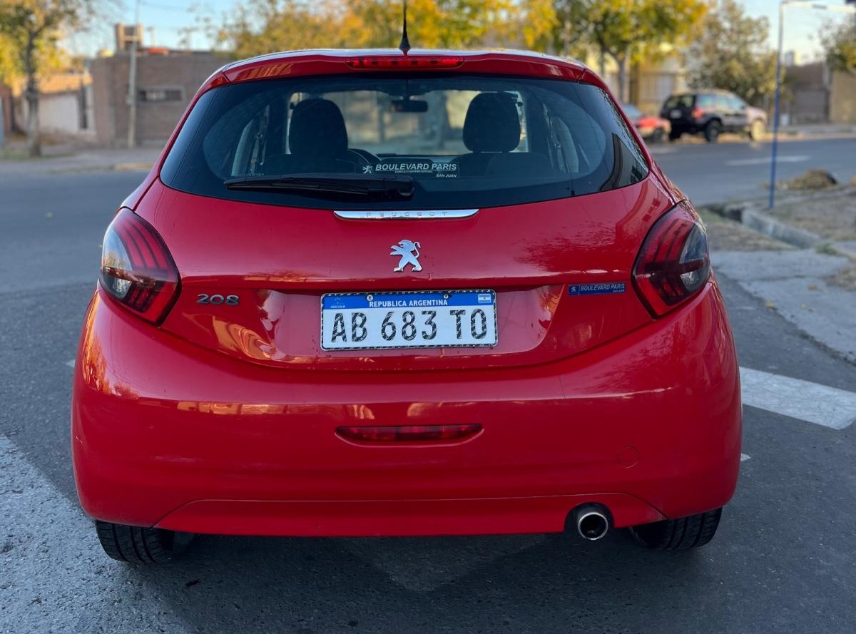 Foto de PEUGEOT 208 1.6 16v Active 2017, color rojo, en San Juan