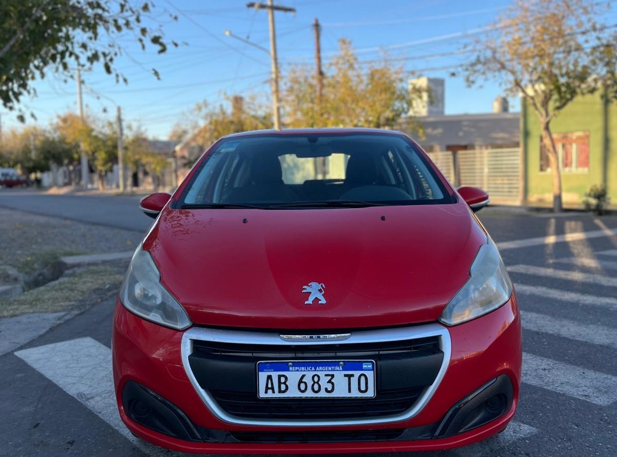 Foto de PEUGEOT 208 1.6 16v Active 2017, color rojo, en San Juan