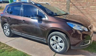 Foto de PEUGEOT 2008 Allure 1.6 nafta 2018, color marron, en San Juan