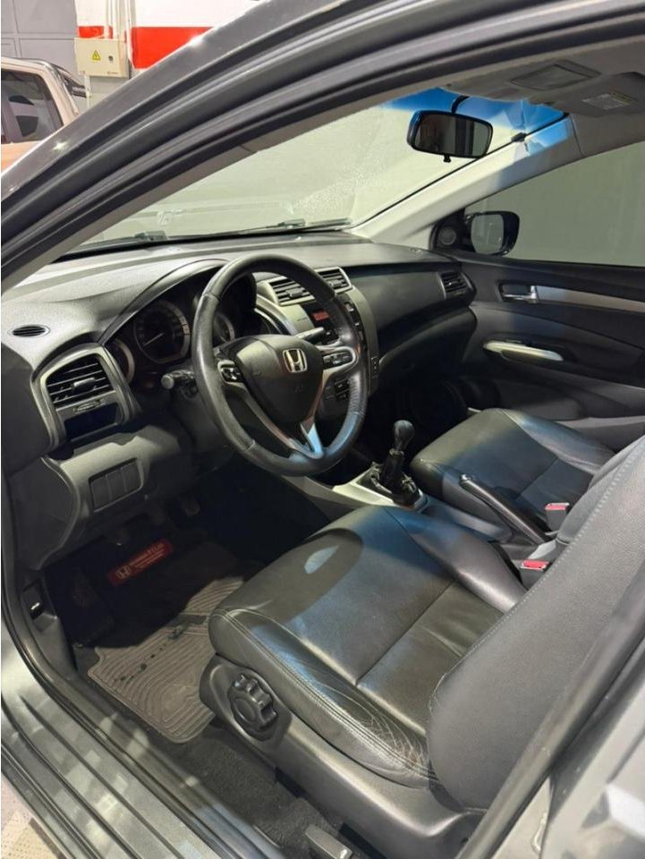 Foto de HONDA CITY 1.5 EXL 2012, color gris, en San Juan