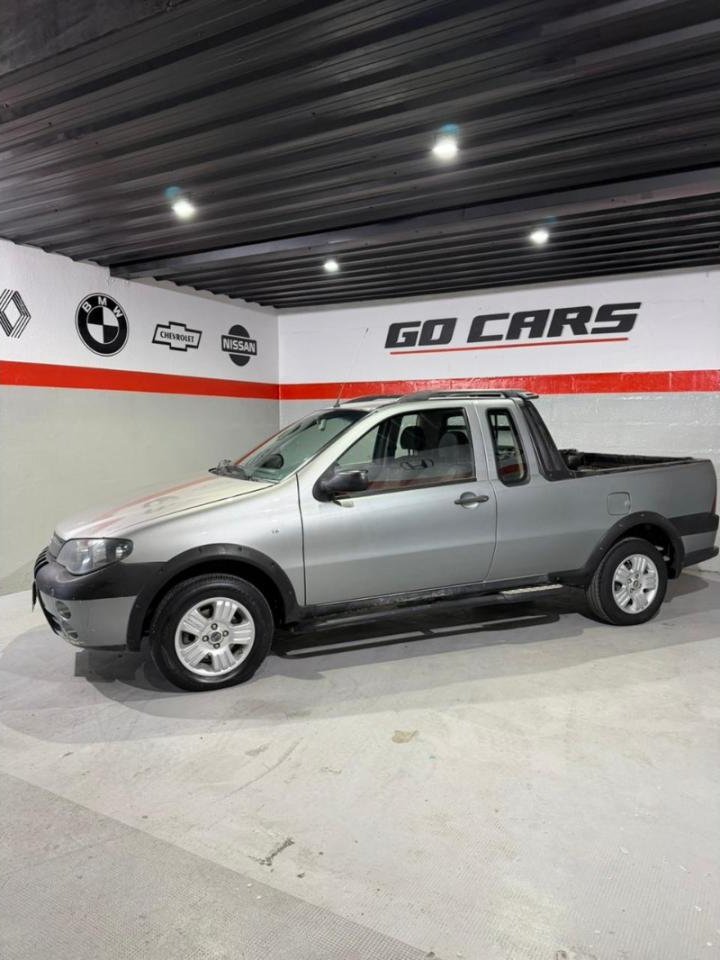 Foto de FIAT STRADA 1.8 ADVENTURE 2007, color gris, en San Juan