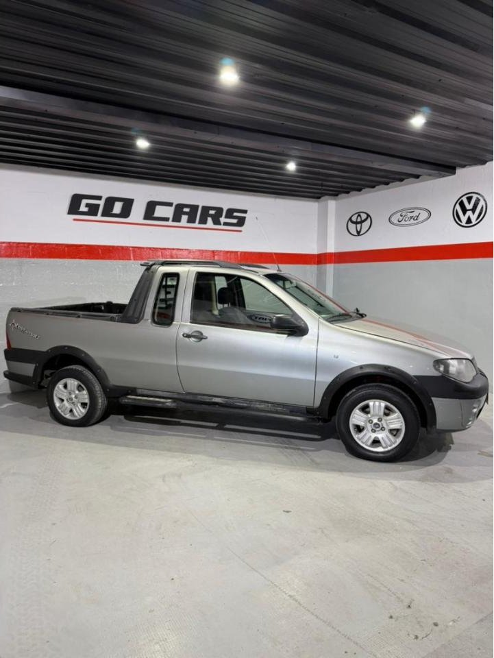 Foto de FIAT STRADA 1.8 ADVENTURE 2007, color gris, en San Juan