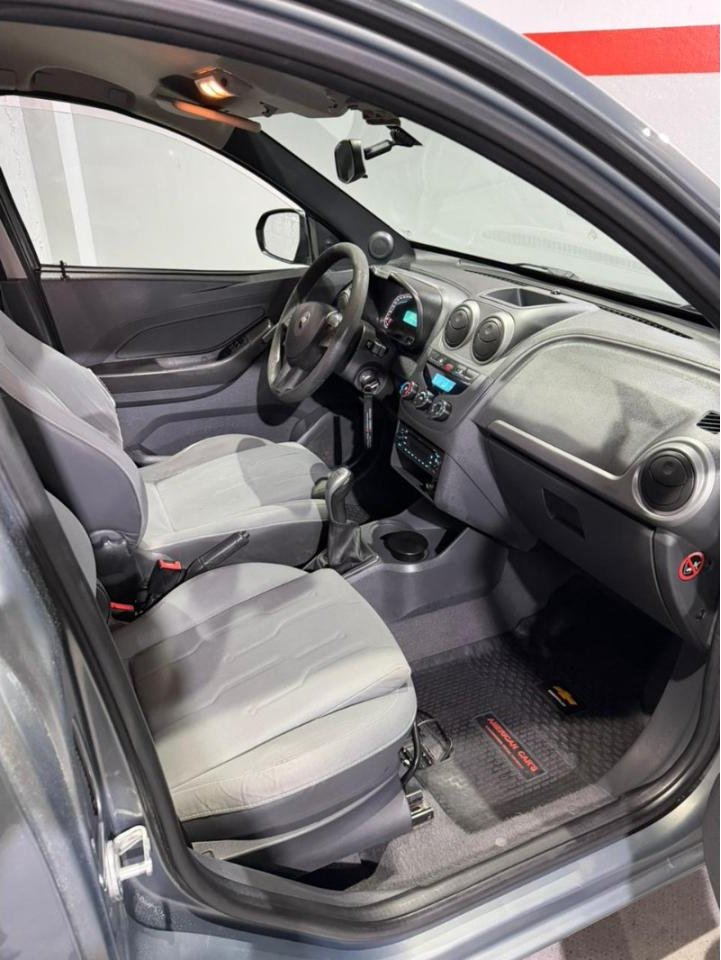 Foto de CHEVROLET MONTANA 1.8 LT 2013, color gris, en San Juan