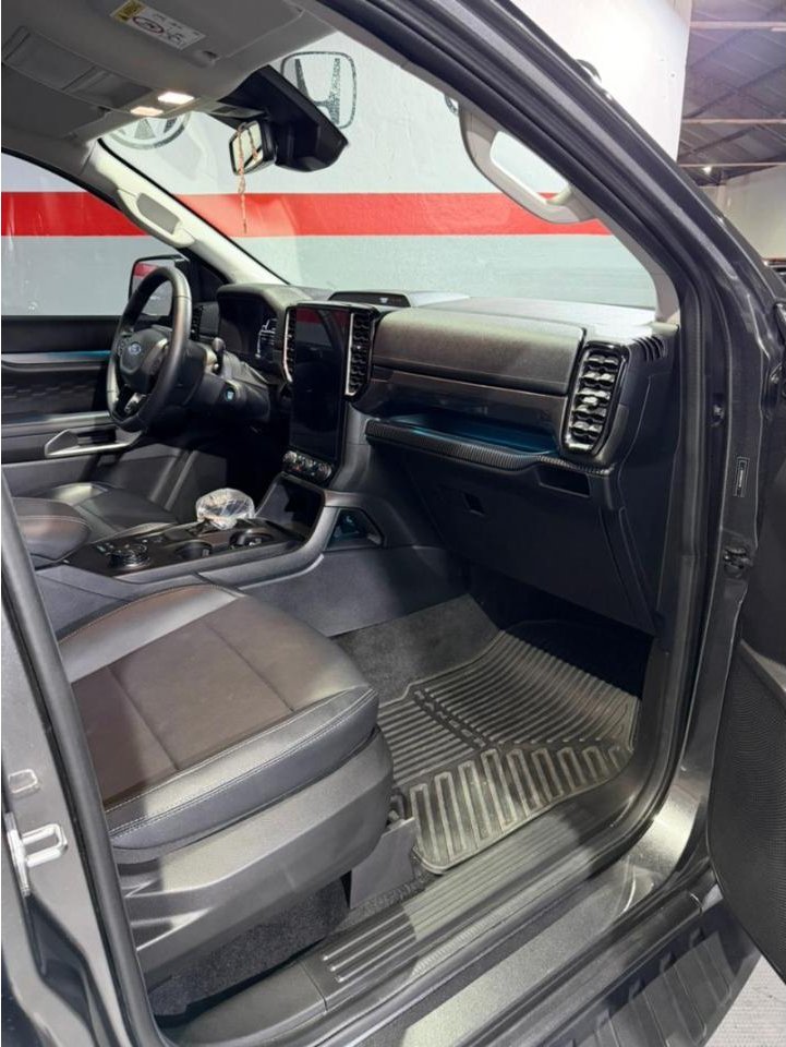 Foto de FORD RANGER 3.0 V6 4X4 LTD PLUS 2025, color gris, en San Juan