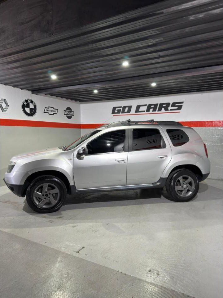 Foto de RENAULT DUSTER 2.0 4X4 luxe nav 2014, color gris, en San Juan