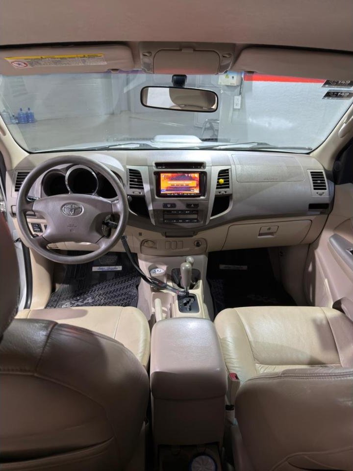 Foto de TOYOTA SW4 3.0 SRV 4X4 AT 2006, color gris, en San Juan