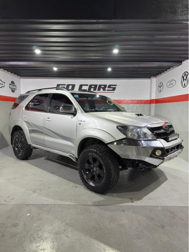 Foto de TOYOTA SW4 3.0 SRV 4X4 AT 2006, color gris, en San Juan