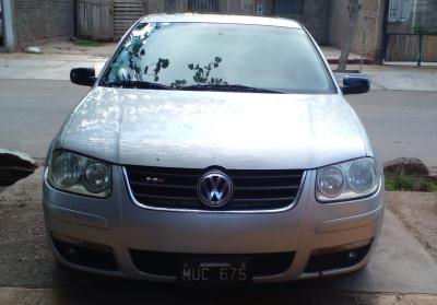 Foto de VOLKSWAGEN BORA 1.9 TDI Trendline 2013, color gris, en San Juan