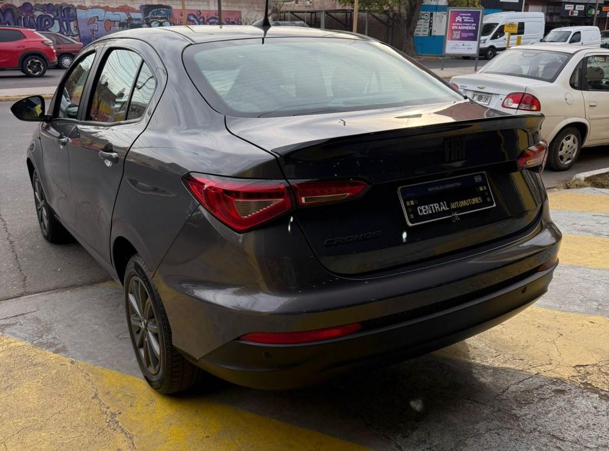 Foto de FIAT CRONOS s design 2023, color gris, en San Juan
