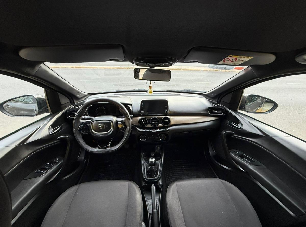 Foto de FIAT CRONOS s design 2023, color gris, en San Juan