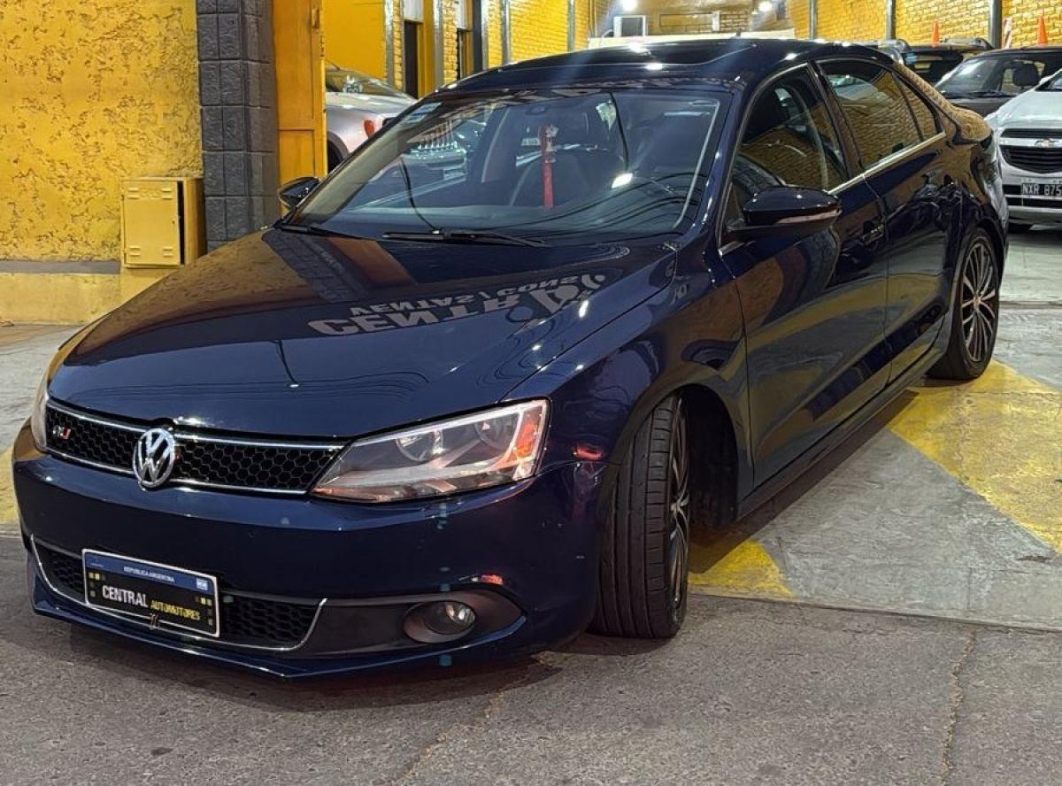 Foto de VOLKSWAGEN VENTO tsi 2.0 2012, color azul, en San Juan