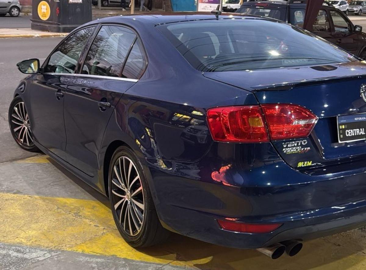Foto de VOLKSWAGEN VENTO tsi 2.0 2012, color azul, en San Juan