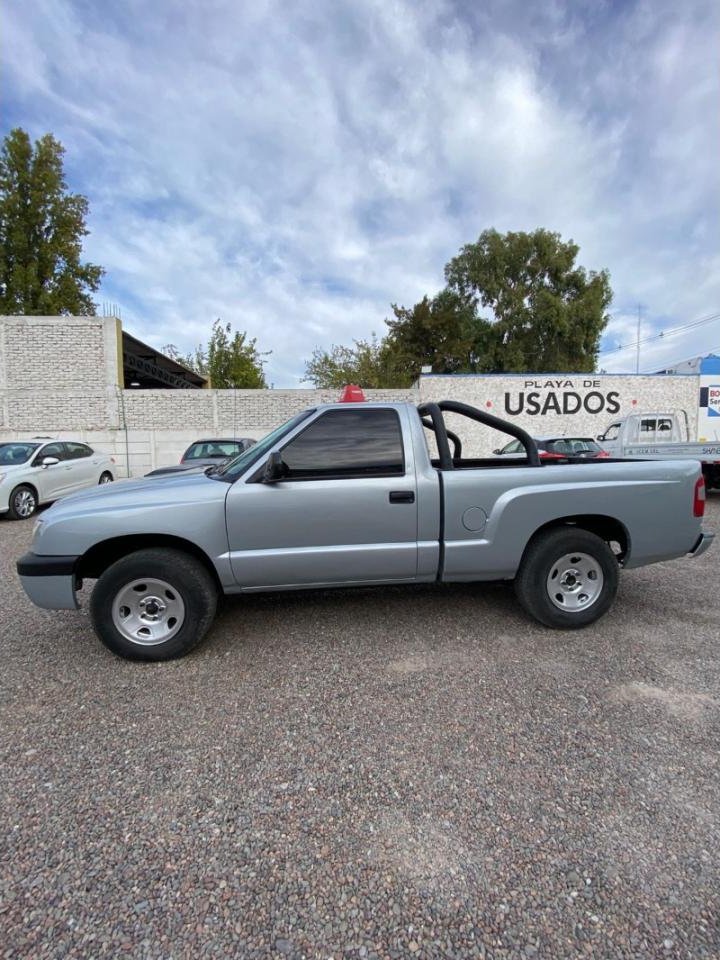 Foto de CHEVROLET PICK-UP SC 2.8 4x2 2007, color sin color especificado, en San Juan