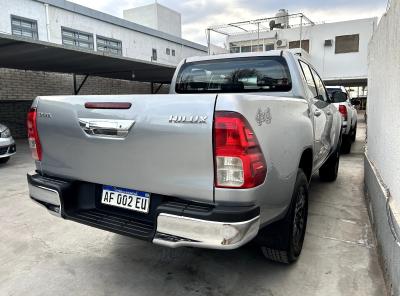 Miniatura de TOYOTA HILUX SR