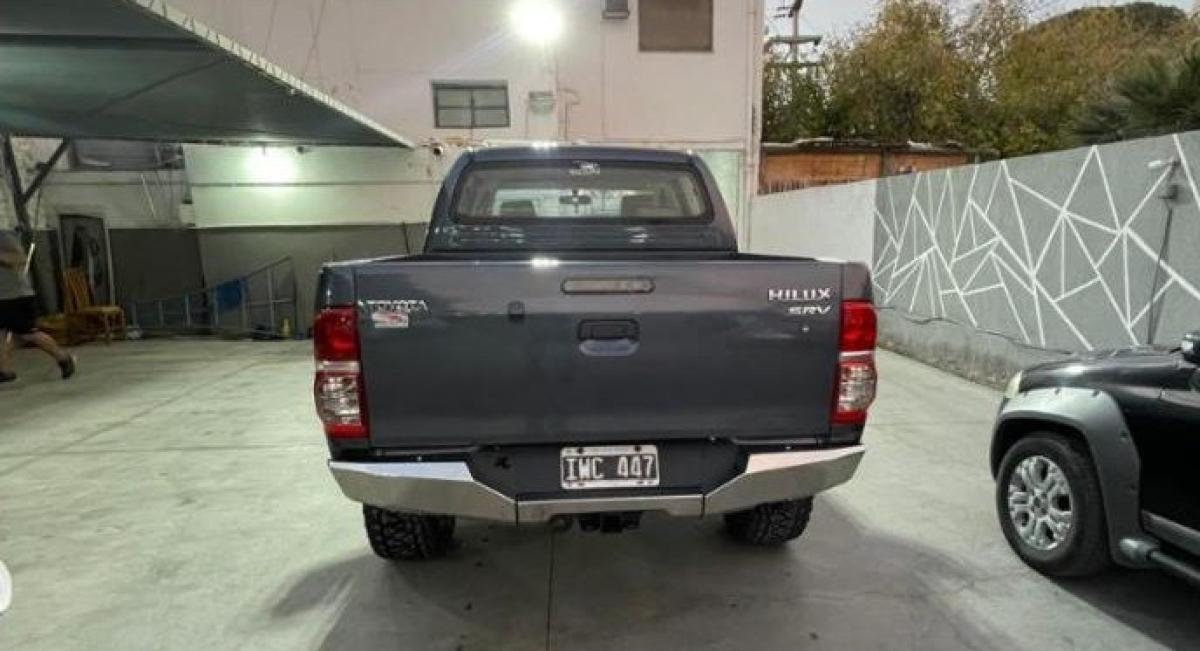 Foto de TOYOTA HILUX SRV 2010, color gris, en San Juan